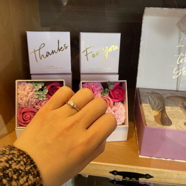 【銀座ダイヤモンドシライシの口コミ】 口コミは良かったので、実際見に行った。スタッフはとても親切で丁寧に案…