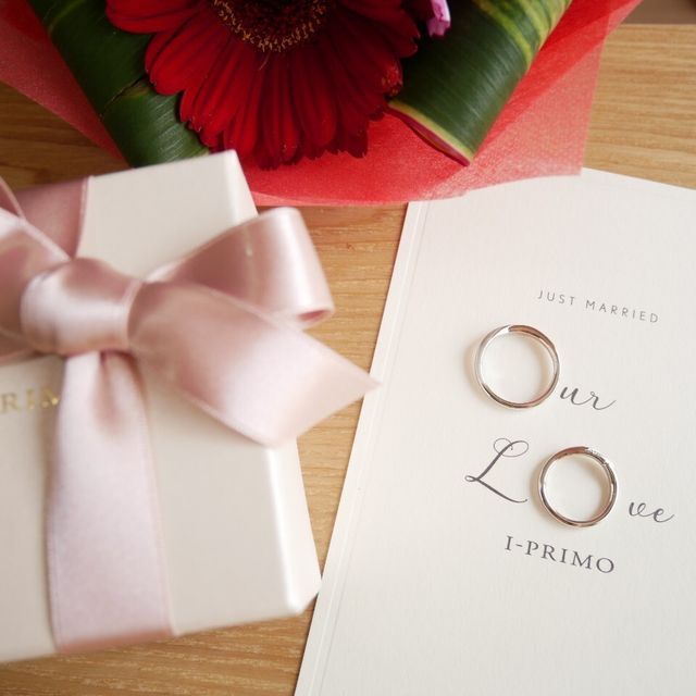 【アイプリモ(I-PRIMO)の口コミ】 指輪のデザインが2カラーであることです。中でも他店のピンクゴールドとは…