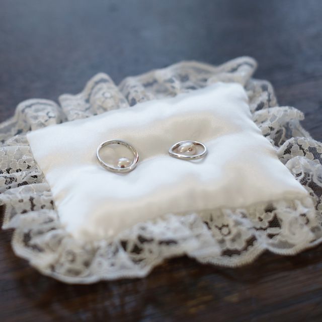 【4℃ BRIDAL(ヨンドシーブライダル)の口コミ】 素材はプラチナ、ウェーブラインで指輪を探しました。ウェーブの幅やひね…