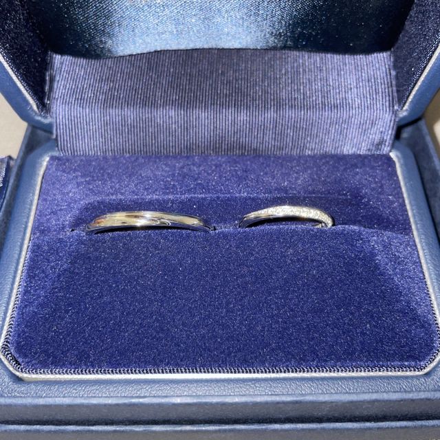 【銀座ダイヤモンドシライシの口コミ】 たくさんたくさん悩んでブーケにしました。
シンプルすぎず派手すぎずのデ…