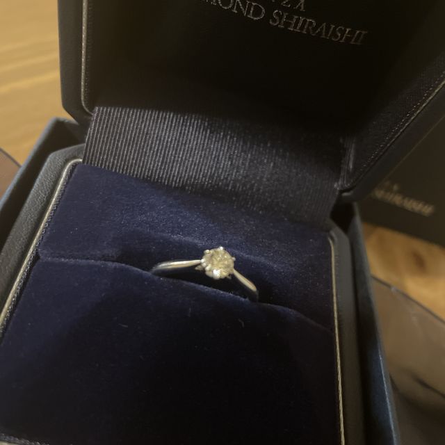 【銀座ダイヤモンドシライシの口コミ】 プロポーズリングと一緒にダイヤモンドは貰っていたので、リング部分のみ…