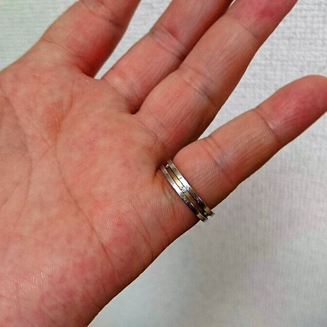 【VERITE(ベリテ)の口コミ】 シンプルなデザインながら、従来の結婚指輪とは違うものを探していたら見…