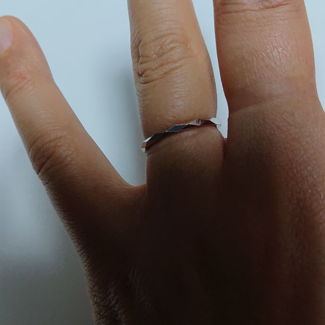 【アイプリモ(I-PRIMO)の口コミ】 プラチナであること。刺激の少ない金属が良かった。
落ち着いたデザイン。…