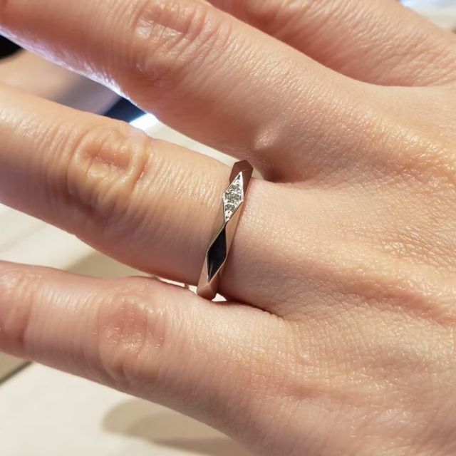 【ブシュロン(BOUCHERON)の口コミ】 もともとBOUCHERONさんの指輪をホームページで見ていて、一目惚れでした。…