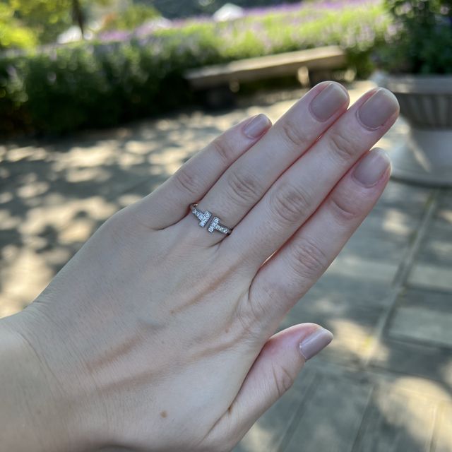 【ティファニー(Tiffany & Co.)の口コミ】 パートナーからデザインの希望を聞かれました。一粒ダイヤの指輪もザ・プ…