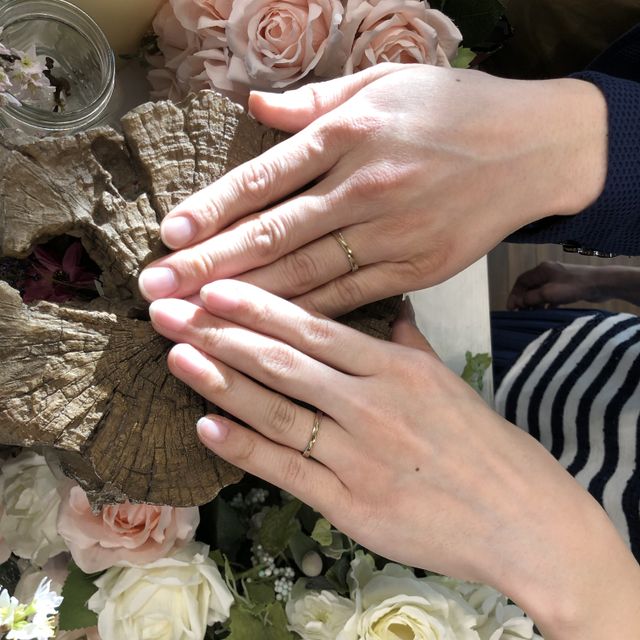 【Hamri(ハムリ)の口コミ】 一生身につける指輪はふたりで準備したいと思い手作りに決めました。
デザ…