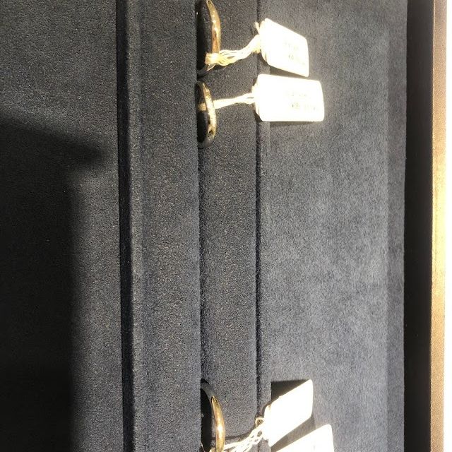 【4℃ BRIDAL(ヨンドシーブライダル)の口コミ】 指輪のデザインはとても美しく洗練されたものでした。指を着けたことがな…