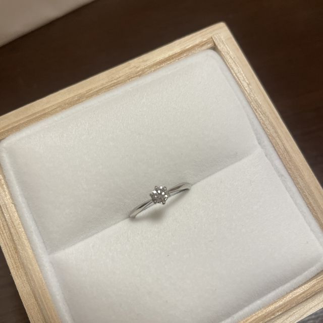 【BAUM(バーム)の口コミ】 デザインが非常に綺麗でした。様々な種類の指輪がある中で一際目を引きま…