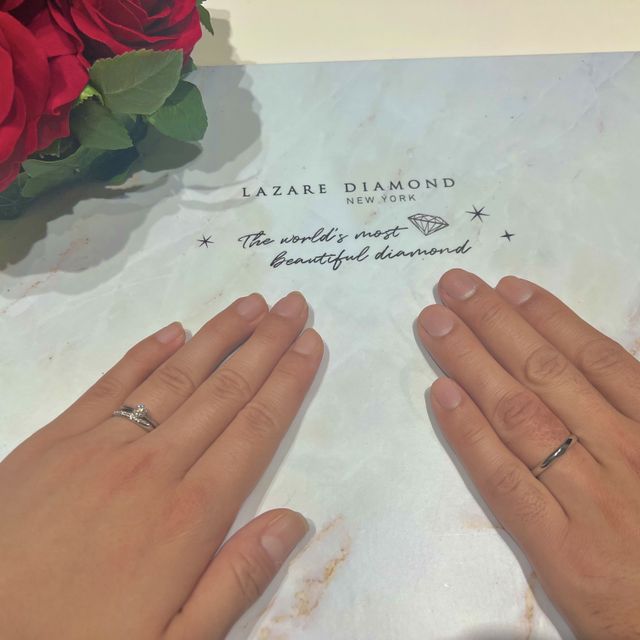 【ラザール ダイヤモンド(LAZARE DIAMOND)の口コミ】 彼がくれた婚約指輪と同じブランドで重ね付けしたいと思い、ブランドを決…