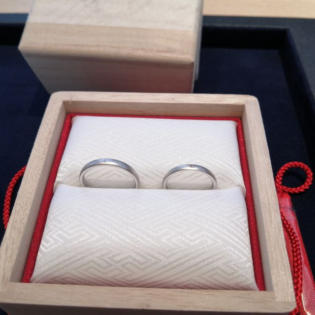 【TOMOE(トモエ)の口コミ】 目立ちすぎず飽きのこないデザインであり、これから先ずっと身に付けてい…