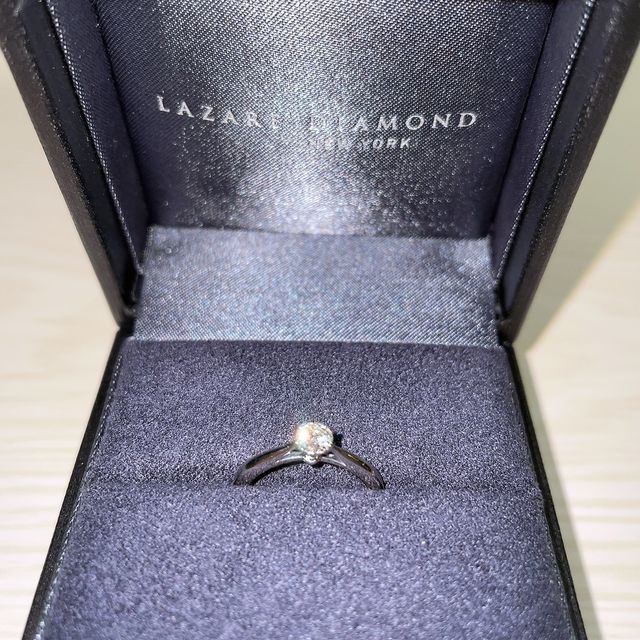 【ラザール ダイヤモンド(LAZARE DIAMOND)の口コミ】 ダイヤの輝きが本当に綺麗でした。暗い時ほど輝きが美しいです。反射で虹…