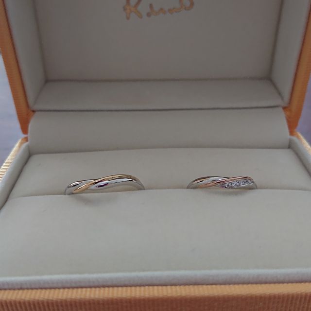 【ケイウノ ブライダル(K.UNO BRIDAL)の口コミ】 デザイン、刻印等気に入ったため。対応も親切丁寧。
デザインは女性の方は…