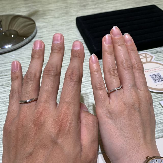 【TRECENTI(トレセンテ)の口コミ】 デザインが希望と一致しました。窪みが浅めで、なめらかなV字を探していま…