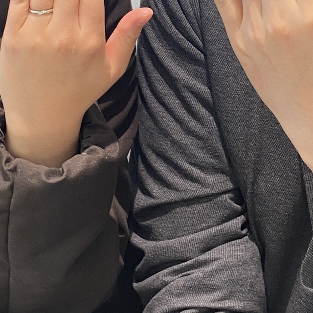 【アイプリモ(I-PRIMO)の口コミ】 シンプルだけどダイヤが３つ並んでるものがよかったので、それを基準に探…