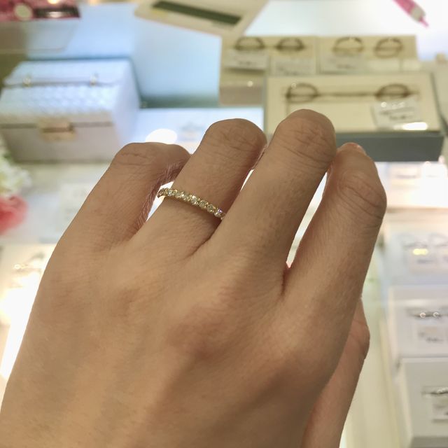 【Only You(オンリーユー)の口コミ】 エタニティはキラキラしていてテンションが上がります。爪留めなのでより…