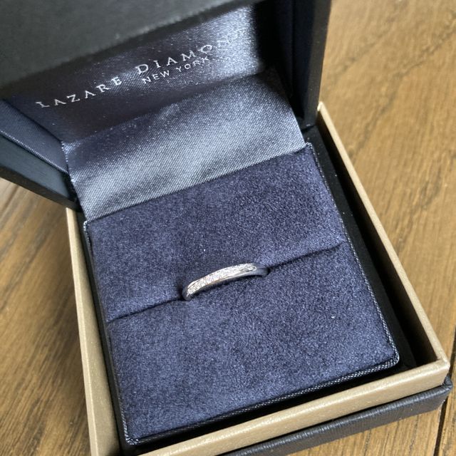 【ラザール ダイヤモンド(LAZARE DIAMOND)の口コミ】 デザインが好きで、はめた時に指に馴染むところが気に入って決めました。…