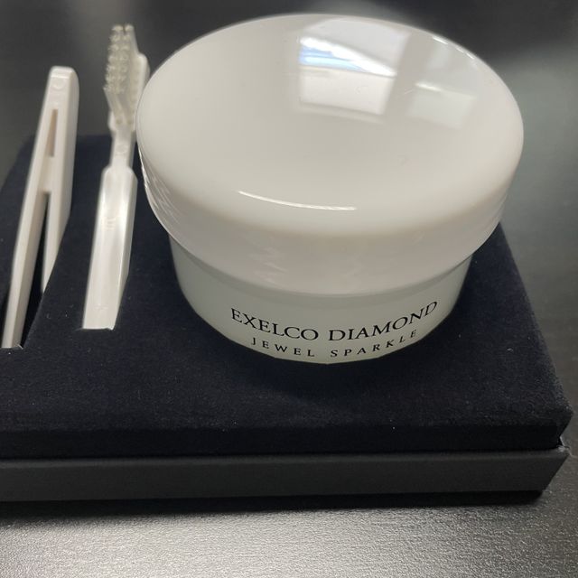 【エクセルコダイヤモンド(EXELCO DIAMOND)の口コミ】 華奢なデザインではなく
華やかなデザインを、探しておりダイヤも大きめの…