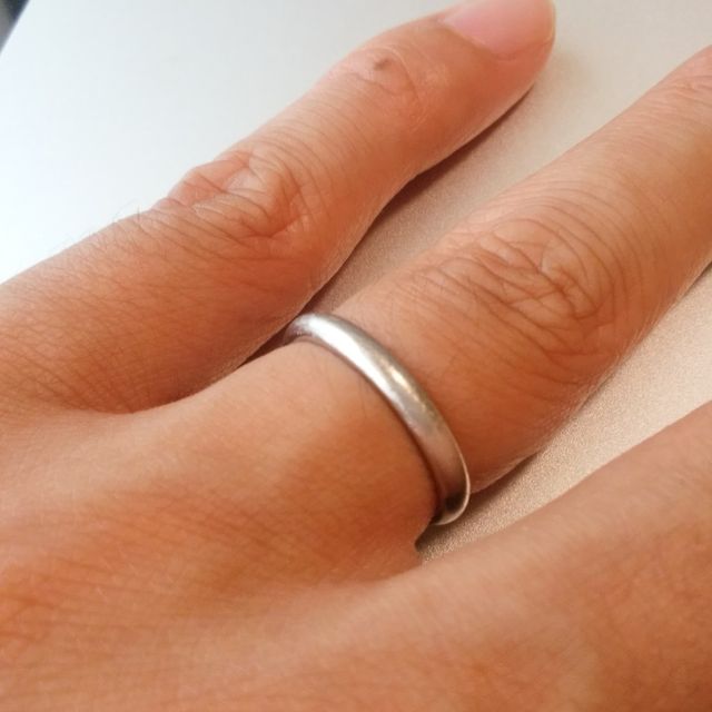 【ラザール ダイヤモンド(LAZARE DIAMOND)の口コミ】 自分の指輪はシンプルさを一番重視して選んだ。それとは別に、ペアリング…