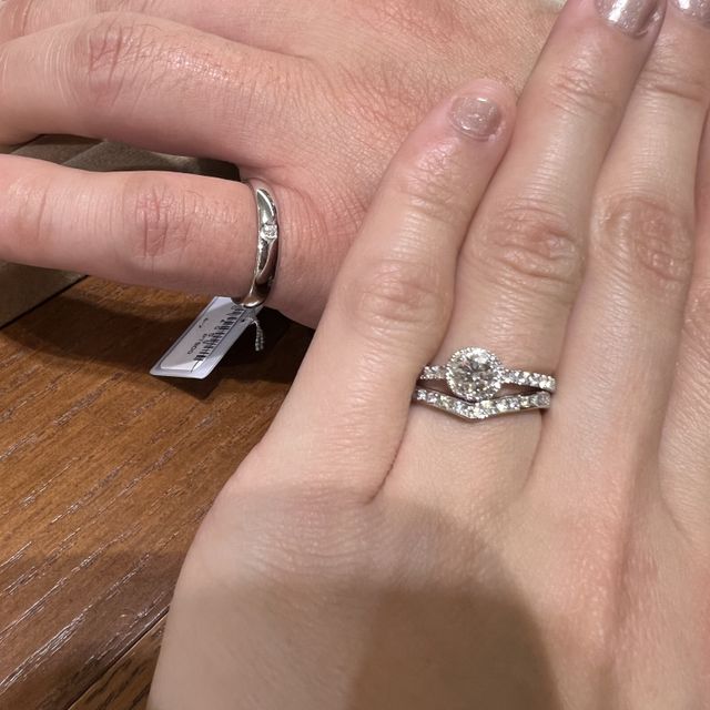 【TRECENTI(トレセンテ)の口コミ】 シンプルなデザインですが流行り廃りなく着けることが出来そうで、とって…