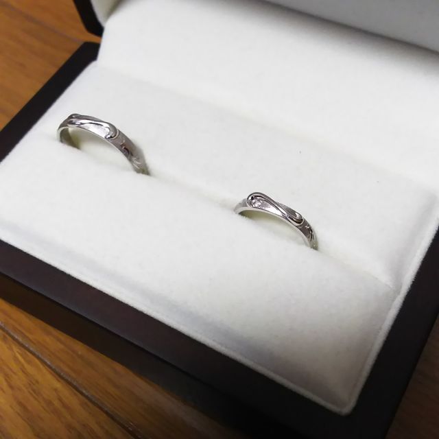 【JEWELRY  KAMATA(ジュエリーかまた)の口コミ】 マリッジリング選びは1店舗目でしたが、従業員の方がとても親切で説明も分…