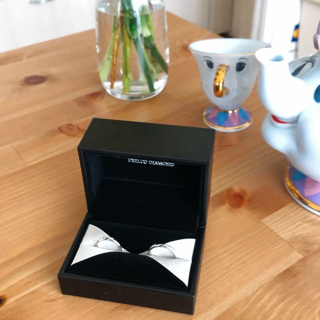 【エクセルコダイヤモンド(EXELCO DIAMOND)の口コミ】 婚約指輪がストレートだったので、重ね付けしたときに綺麗に見えるよう、…