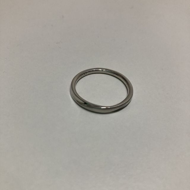 【4℃ BRIDAL(ヨンドシーブライダル)の口コミ】 予算が限られていたため価格帯が低いものから探しました。シンプルなデザ…