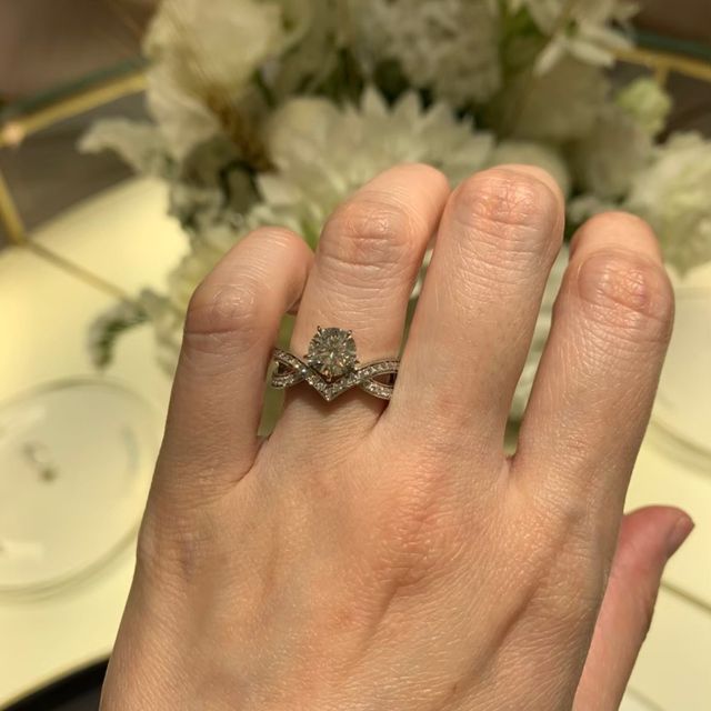 【ショーメ(CHAUMET)の口コミ】 ショーメ特有のデザインのものを試着させていただきました。どれも可愛い…