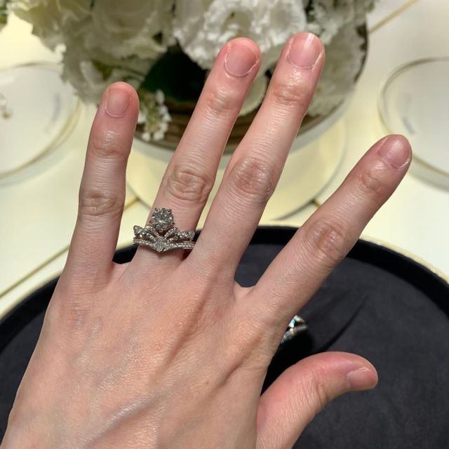 【ショーメ(CHAUMET)の口コミ】 ショーメ特有のデザインのものを試着させていただきました。どれも可愛い…