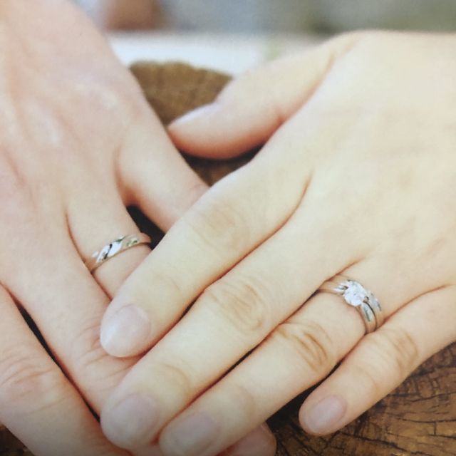 【Hamri(ハムリ)の口コミ】 私が金属アレルギーなのでプラチナの素材を選びました。デザインは決めて…