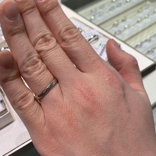 【アイプリモ(I-PRIMO)の口コミ】 ザ・結婚指輪という感じのシンプルなデザイン。
シンプルなデザインが好き…