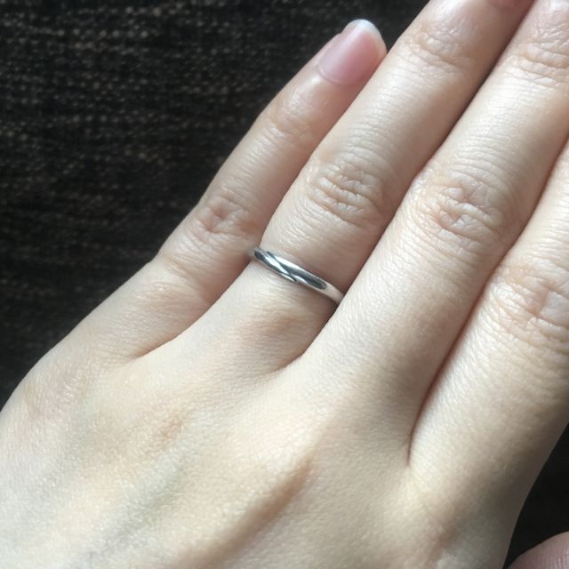 【KATSUKI(カツキ)の口コミ】 主人の好みで数点選んだ中で形が円形ではなく歪んでいる所、人と被りにく…