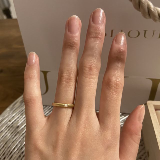 【ORECCHIO(オレッキオ)の口コミ】 指輪はずっと身につける物だしデザインはシンプルにしようとだけ決めてま…