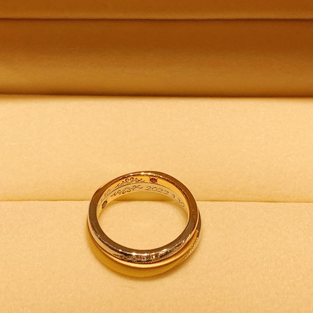 【ケイウノ ブライダル(K.UNO BRIDAL)の口コミ】 プラチナとゴールドどちらにするか迷っていましたが、プラチナとゴールド…