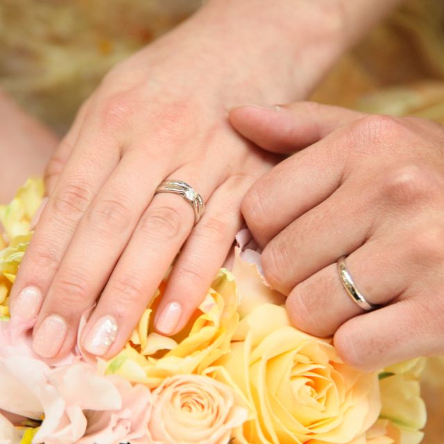 【ティファニー(Tiffany & Co.)の口コミ】 シンプルな婚約指輪を希望していました。やはりダイヤモンドは必須で、予…