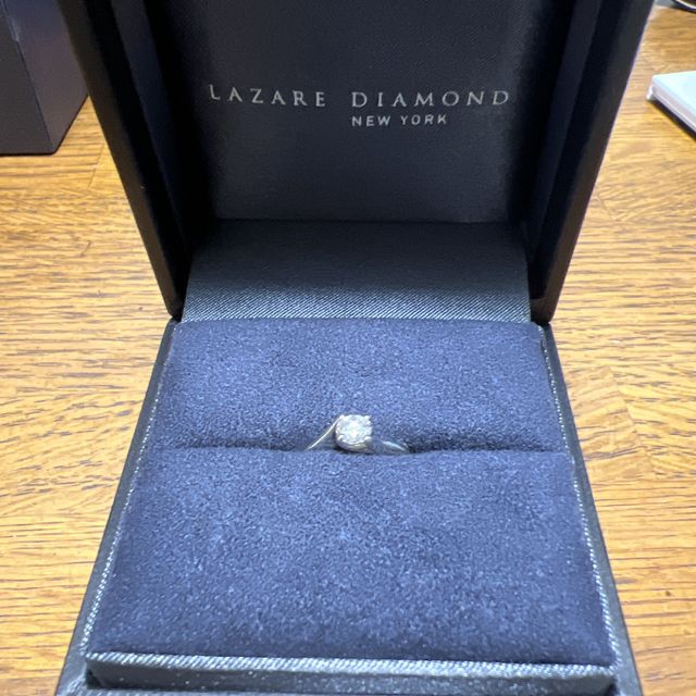 【ラザール ダイヤモンド(LAZARE DIAMOND)の口コミ】 リングデザインの種類が多く、自分の指輪に合ったものがあったことと、他…