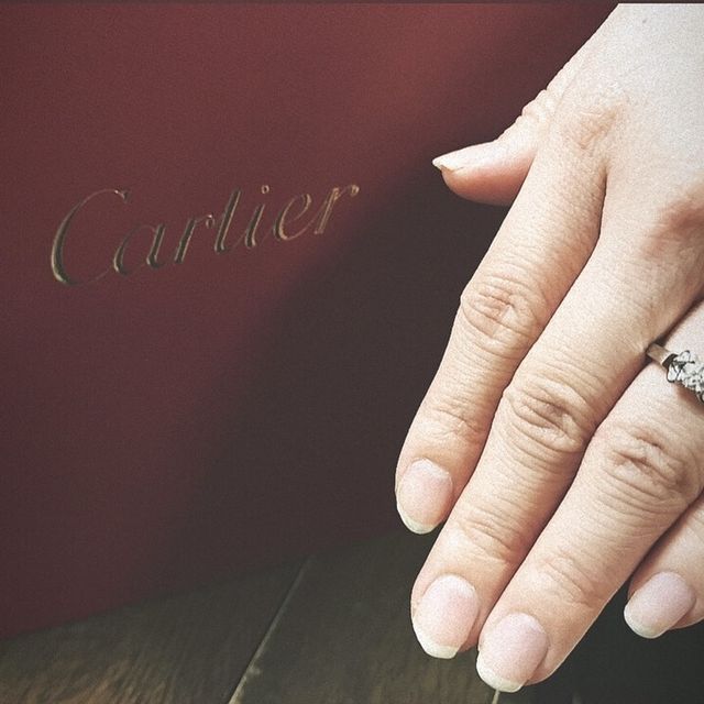 【カルティエ(Cartier)の口コミ】 4つの小さなダイヤを横から見ると、ハート型になっていて、そのキラキラし…