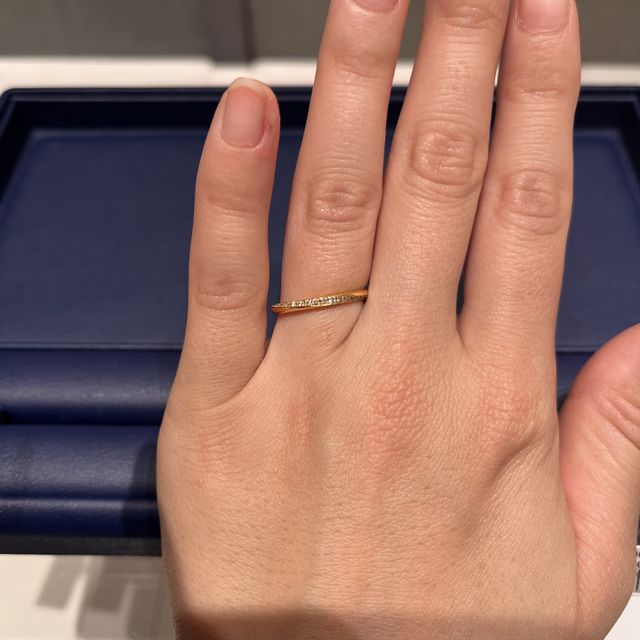 【銀座ダイヤモンドシライシの口コミ】 デザインは飽きが来ないシンプルなものが多く、年齢を重ねてもずっと使い…