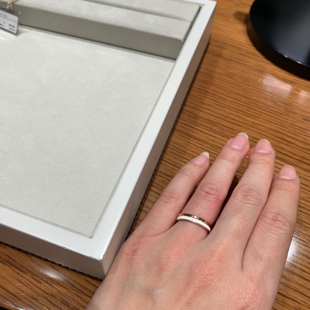 【ブシュロン(BOUCHERON)の口コミ】 SNSをフォローしていて、キャトルリングのデザインが好きで一度試着してみ…