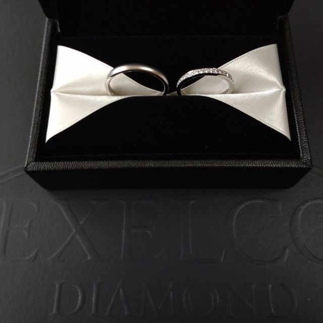 【エクセルコダイヤモンド(EXELCO DIAMOND)の口コミ】 私は細身でキラキラするタイプが良かったのですが、エタニティリングはギ…