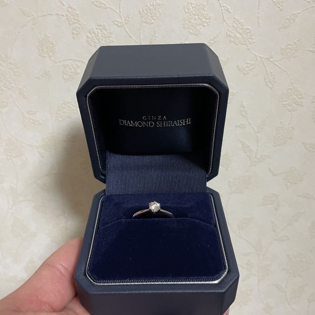 【銀座ダイヤモンドシライシの口コミ】 まず、最初に自分達は予算を決めて来店させていただきました。その中でも…