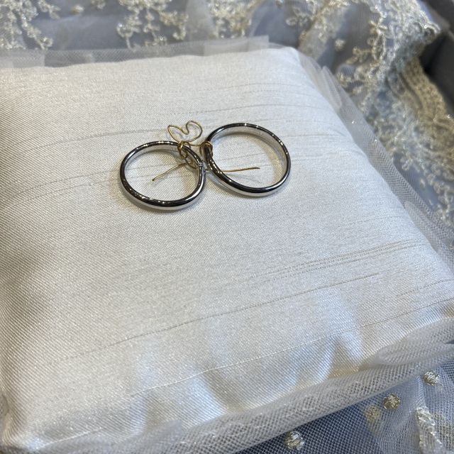 【ケイウノ ブライダル(K.UNO BRIDAL)の口コミ】 初めから価格が抑えられたシンプルなものを選ぶつもりでした。店にはいっ…