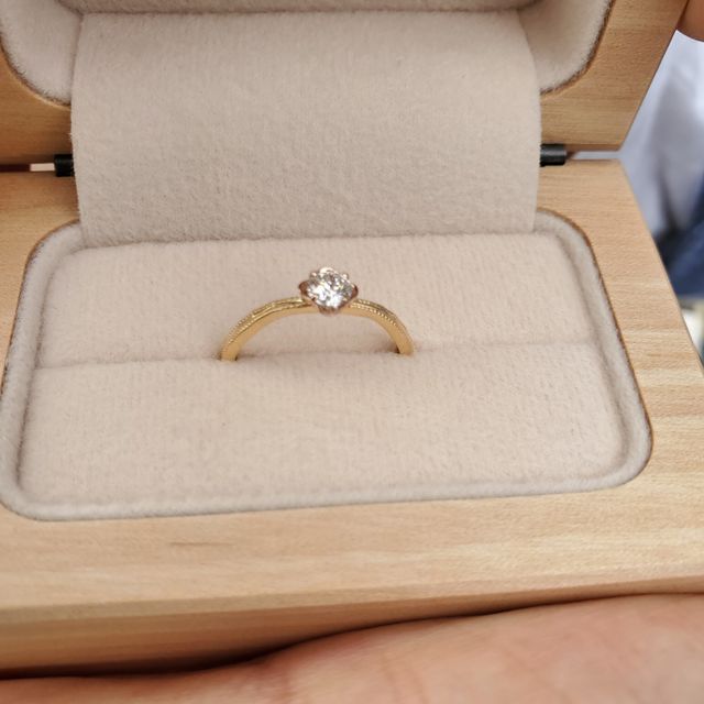 【uchimari(ウチマリ)の口コミ】 自分たちで、土台を作ったり、表面のデザイン、色や形をいろんな種類の中…