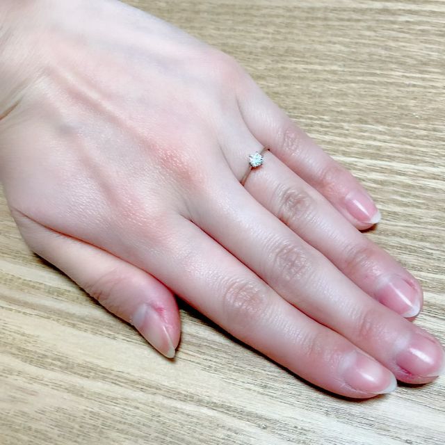 【SIENAROSE(シエナロゼ)の口コミ】 テイスト：クラシック
デザイン：KESSYO 結晶 ストレート
素材：ロゼチナ
…