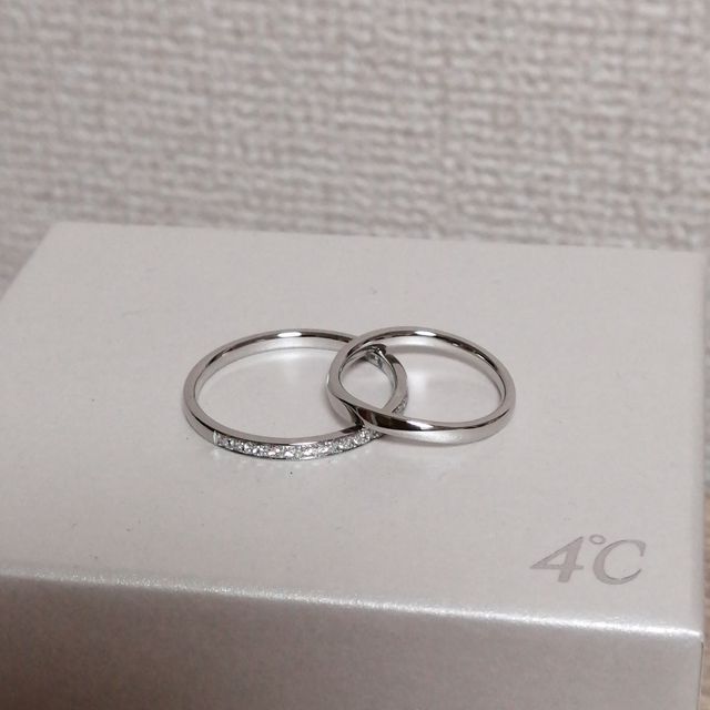 【4℃ BRIDAL(ヨンドシーブライダル)の口コミ】 どのデザインにしようかずっと悩んでいましたが、4℃ブライダルのオリジナ…