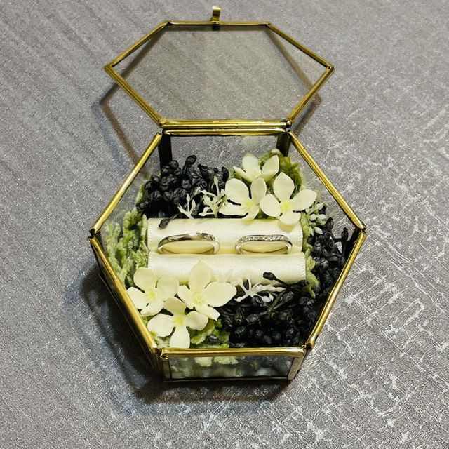 【ラザール ダイヤモンド(LAZARE DIAMOND)の口コミ】 派手だったり奇抜なだったりするデザインだと、長年使うのには不向きだな…