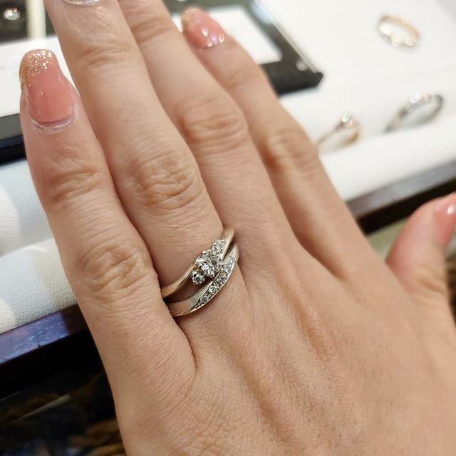 【杢目金屋(もくめがねや)の口コミ】 【指輪のデザイン・テイスト・素材について】独特の木目が入っており、ベ…