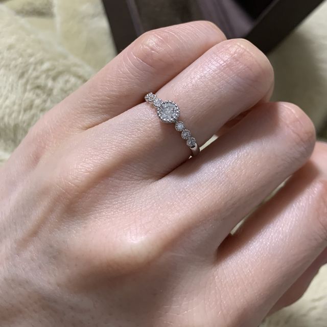 【CHER LUV(シェールラブ)の口コミ】 一番の決め手は可愛かったからです。他のブランドの指輪でほぼ決めてから…