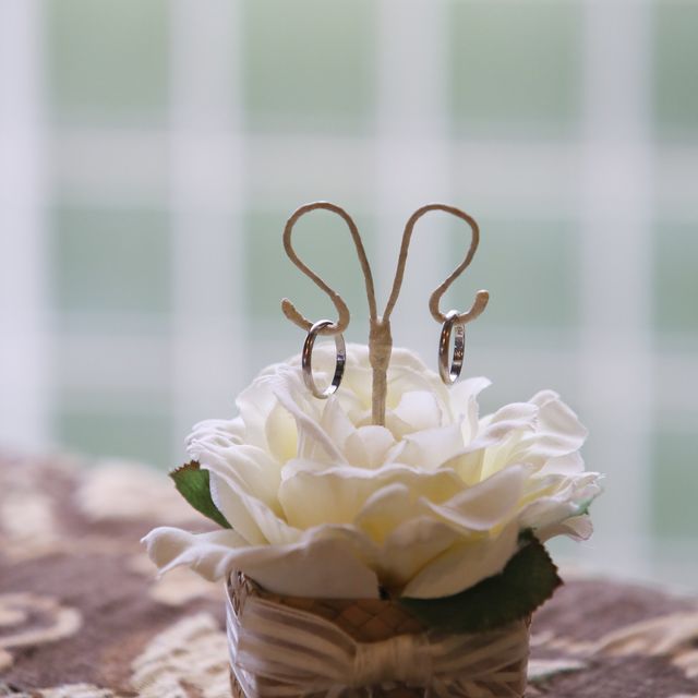 【カルティエ(Cartier)の口コミ】 シンプルで飽きがこないかなと思ったのが1番の決め手でした。カマボコ型に…