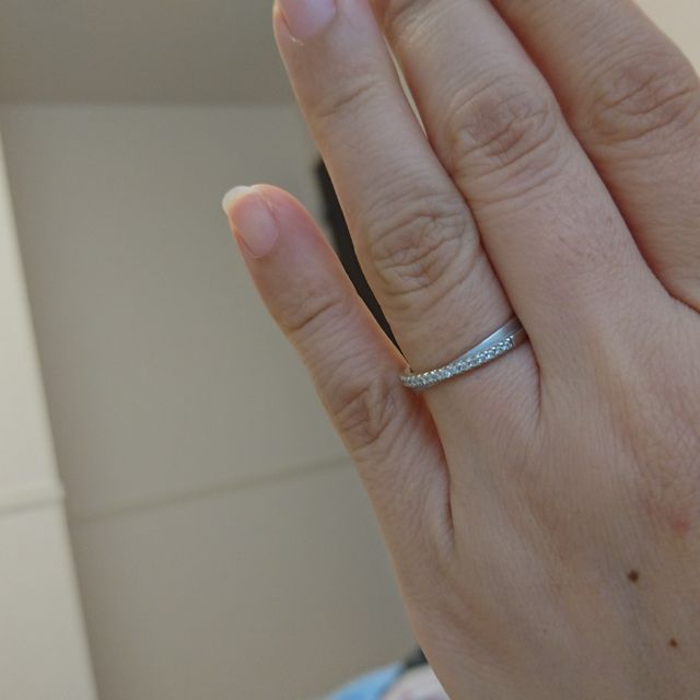 【ジュエリーツツミ(JEWELRY TSUTSUMI)の口コミ】 いくつか試着させてもらって、一番手に馴染みました。厚みが控えめだから…