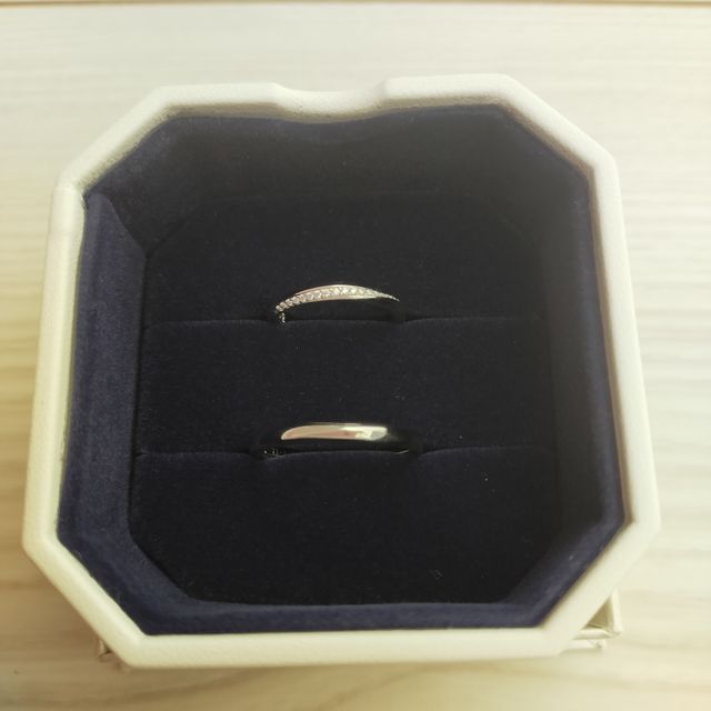 【4℃ BRIDAL(ヨンドシーブライダル)の口コミ】 ホームページの写真で形などを見て何個か決めて行きました。写真と実際に…